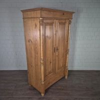 24964 Schrank Kleiderschrank Gründerzeit 1880 massiv Kiefer Antik Niedersachsen - Nordhorn Vorschau