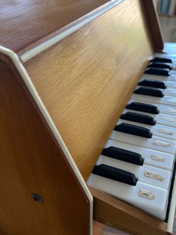 KInderklavier TOY PIANO 60er Jahre * funktioniert * Michelsonne in Bamberg