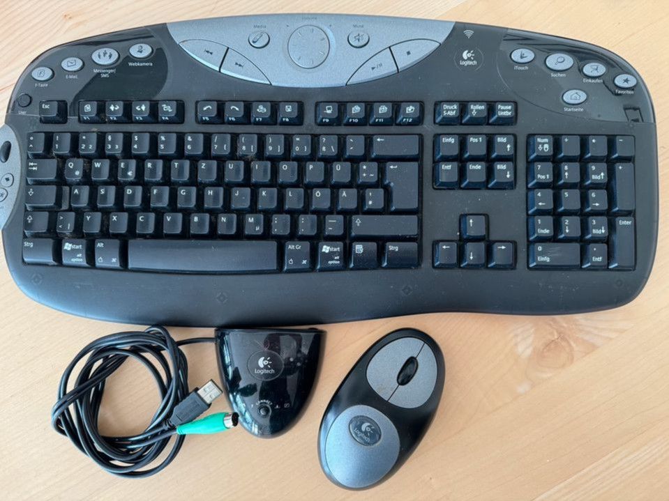 Logitech Cordless Keyboard Multimedia Tastatur mit Maus in Kirchheim bei München