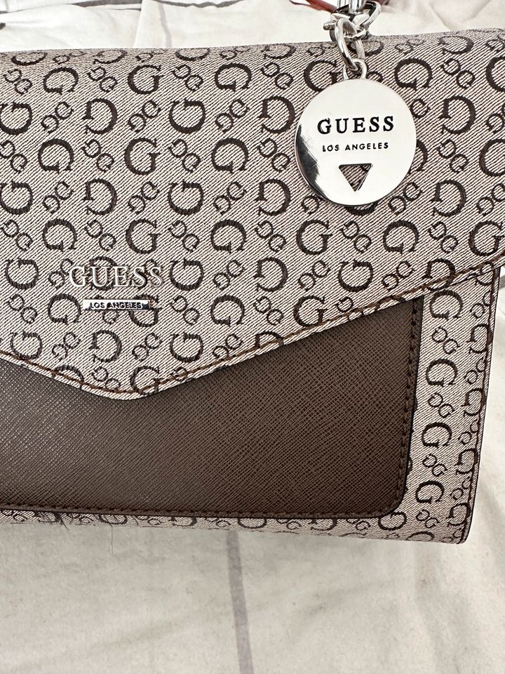 Guess Handtasche Braun in Langenhagen