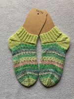 Handgestrickte Sneaker-Wollsocken, Gr. 38/39 Niedersachsen - Ostercappeln Vorschau