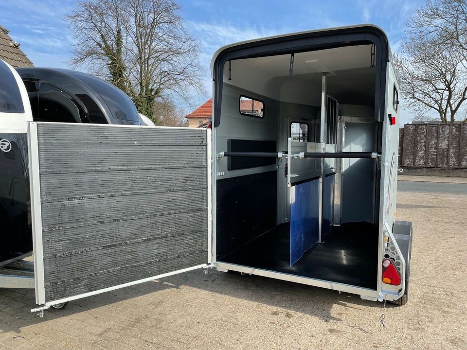 MESSEPREISE PFERDEANHÄNGER CHEVAL LIBERTE, CARELINER in Bremen