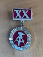Abzeichen Anstecker 20 Jahre DDR Kr. Altötting - Haiming Vorschau