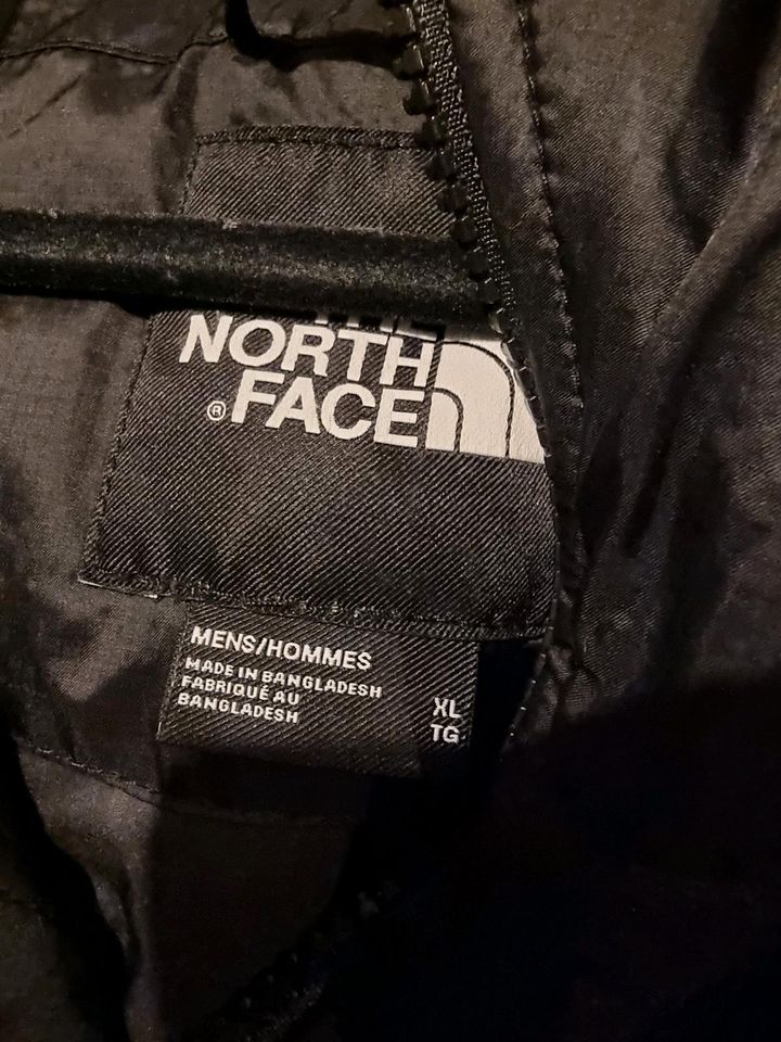 ￼  THE NORTH FACE HIMALAYAN LIGHT DOWN JACKET in Düsseldorf