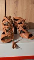 Guess Sandalen Damenschuhe braun Größe 36 Schuhe Top Zustand Nürnberg (Mittelfr) - Südstadt Vorschau