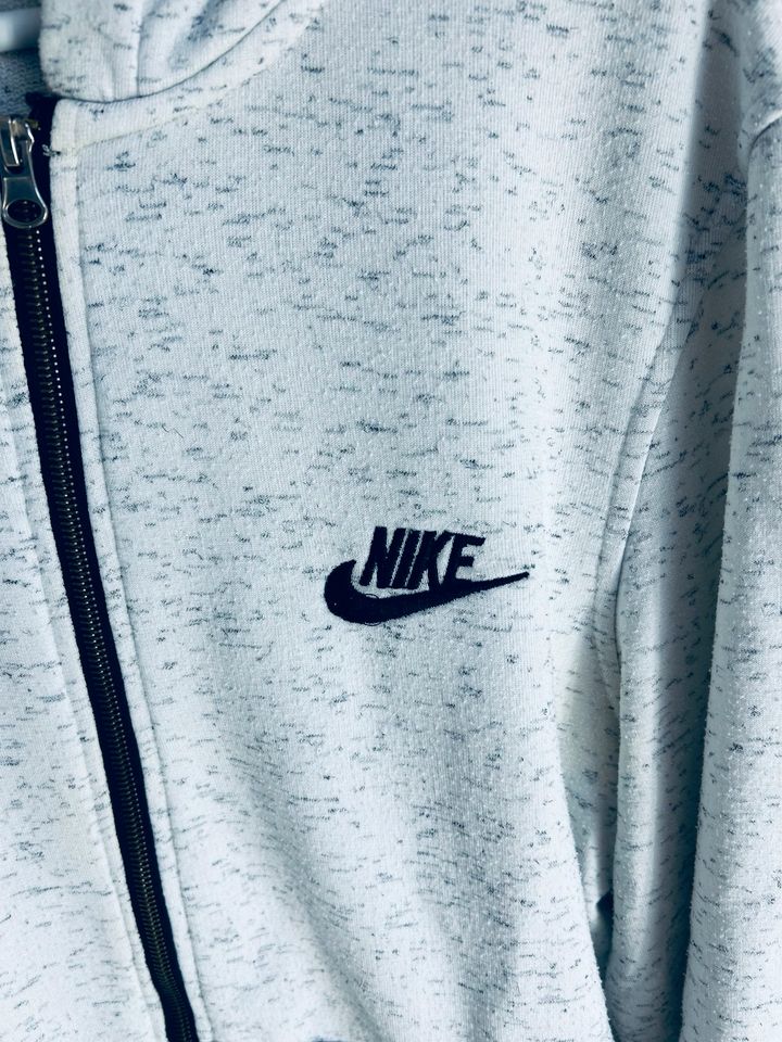 Nike Kapuzenpullover Kapuzen Pullover Hoodie M L Strickjacke in Leverkusen