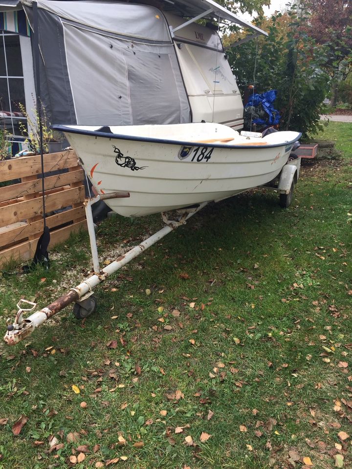 Doppelwandiges GFK Ruderboot in Tapfheim