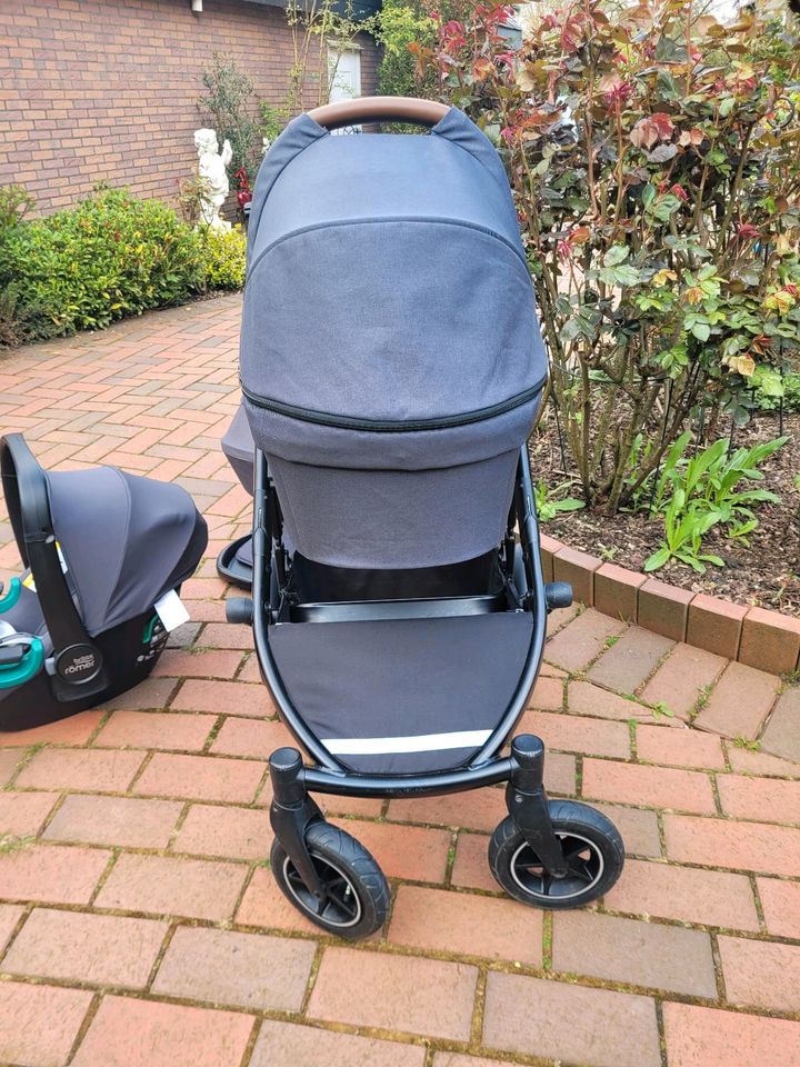 Britax Römer Kinderwagen, Babyschale Set Smile 3 Midnight Grey in Wuppertal