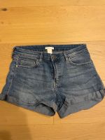 H&M Jeansshorts Damen Größe 36 Niedersachsen - Isernhagen Vorschau