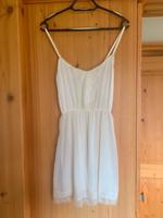 Beigefarbenes Kleid Hollister Gr. S Hessen - Schlüchtern Vorschau