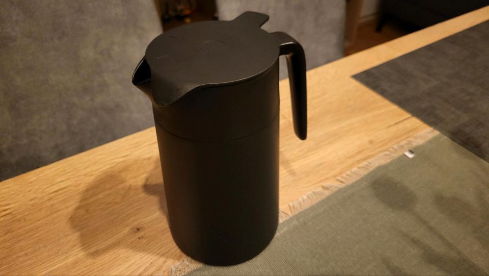 Isolierkanne Kaffeekanne Ikea Underlätta in Brake (Unterweser)