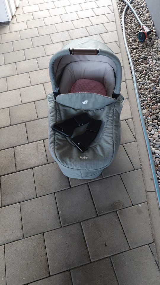 Kinderwagen in Bernau