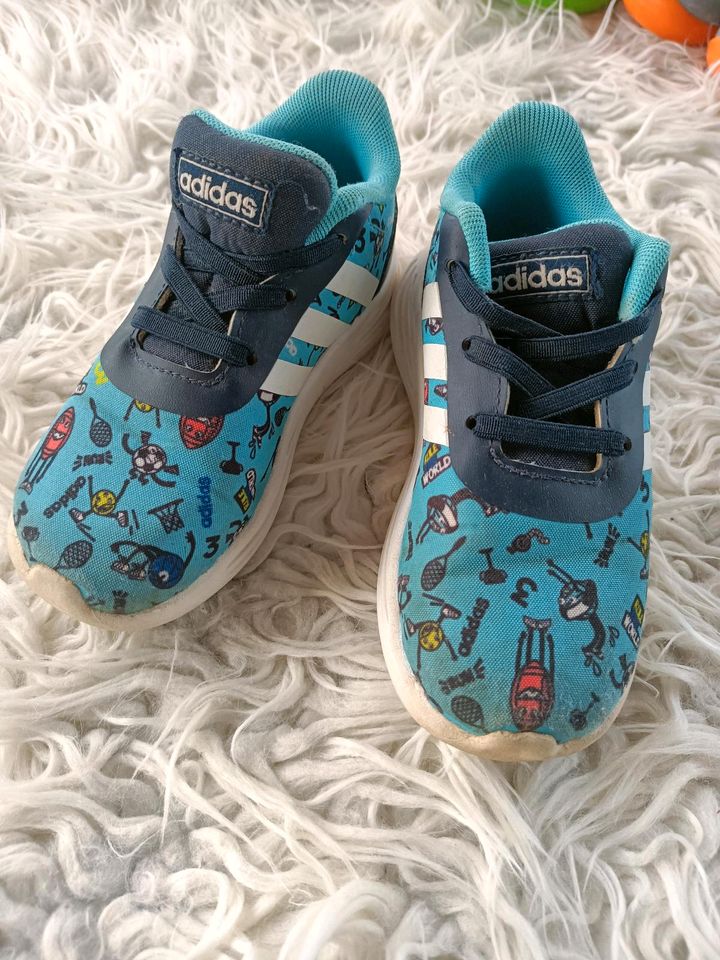 Turnschuhe Adidas Gr. 25 in Greiz