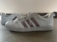 Adidas Gr. 39  weiss! Niedersachsen - Hessisch Oldendorf Vorschau
