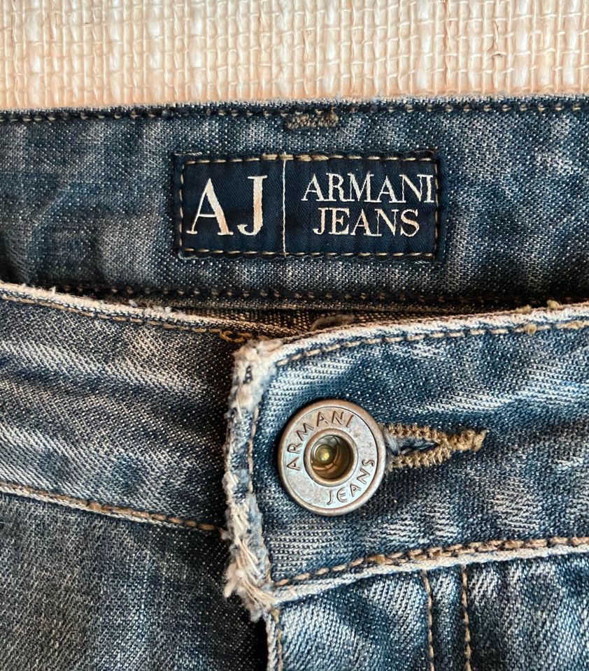 Armani Jeans, Gr. 38/40 in Merzig