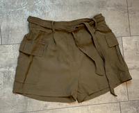 Grüne Shorts von Mango, Gr. M Nordrhein-Westfalen - Kreuztal Vorschau