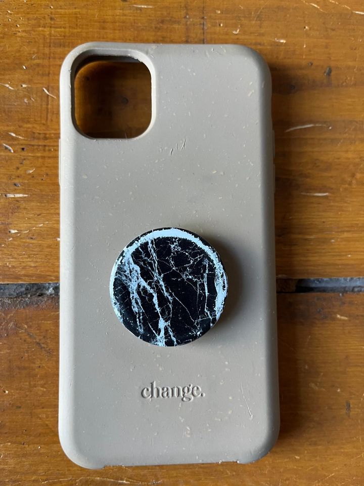 Handyhülle für IPhone 11 Woodcessories - "Change Case-TaupeBraun in Tangermünde