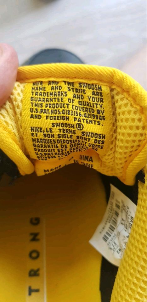 Nike Air Force 1 Supreme Insideout x Livestrong Busy P 2009 in Berlin
