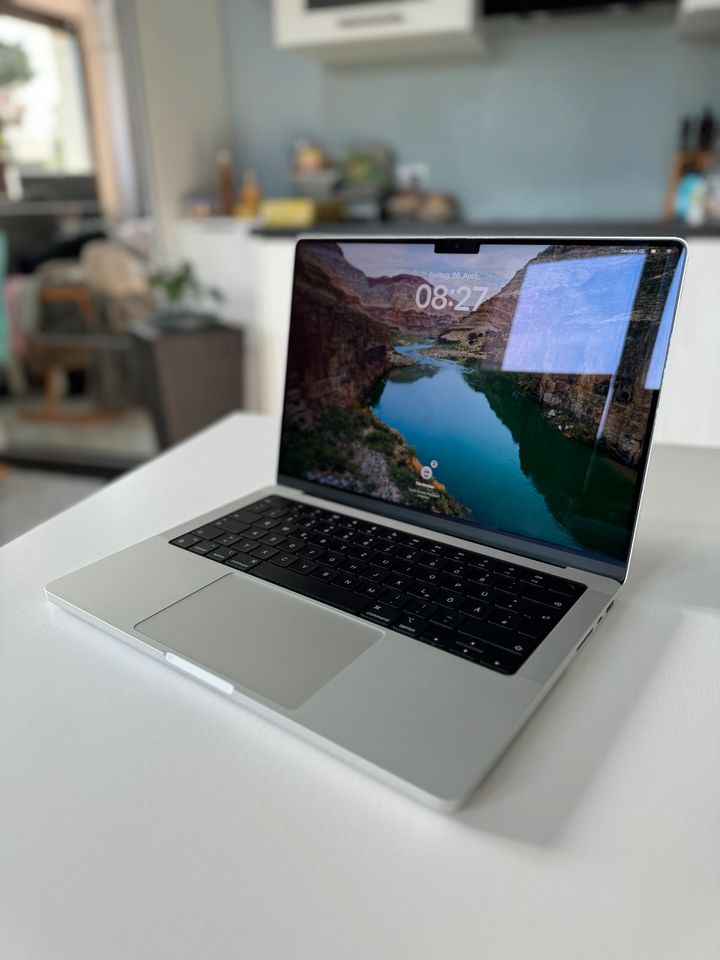 MacBook Pro (Late 2021) - M1 Pro, 512gb, 16gb - silber in Leipzig