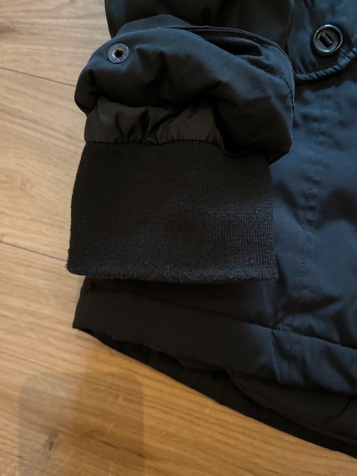 Schwarze Winterjacke Damen  Gr. 38 in Pinneberg