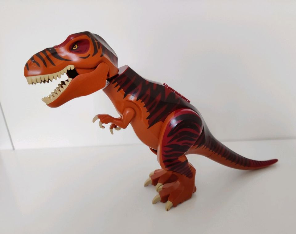 LEGO Dinos - T-Rex - Velociraptor - Coelophysis in Extertal