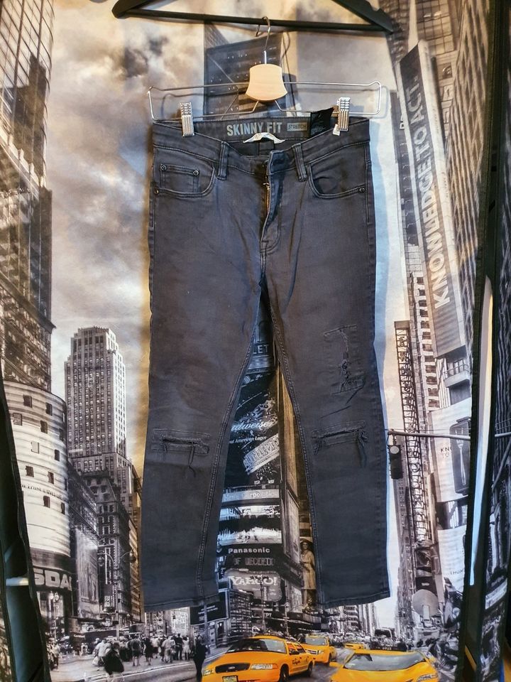 H&M Hose 152 in Dietramszell