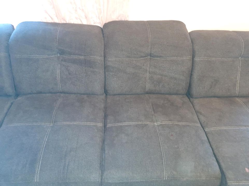 Ich biete hiermit eine Couch in Kaiserslautern