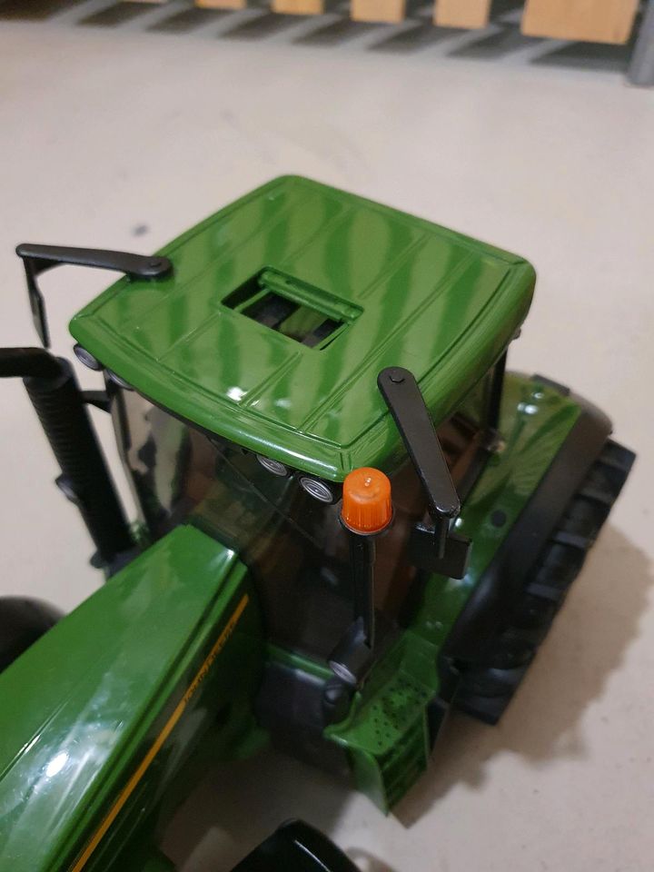 Johne Deere Traktor Spielzeug in Stuttgart