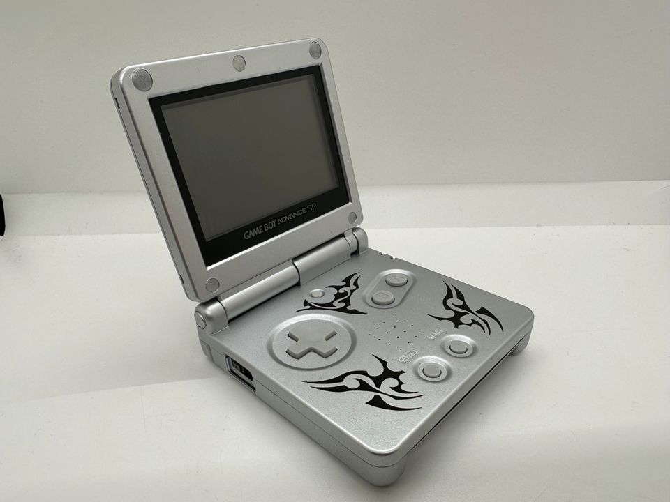 Nintendo Gameboy Advance SP Tribal AGS001 - Neues Case in Köln