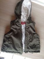 Weste Daunenweste Jacke H&M Gr 86 in olivgrün Hessen - Neuberg Vorschau