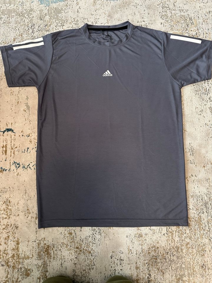 Adidas Herren T-Shirt /Trikot/Traningsshirt /Neu Unbenutzt Gr;M in Duisburg