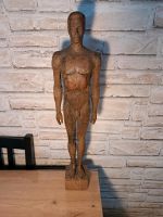 Holz-Statue unbekannter Künstler/in  H. SCH. ? Berlin - Tempelhof Vorschau