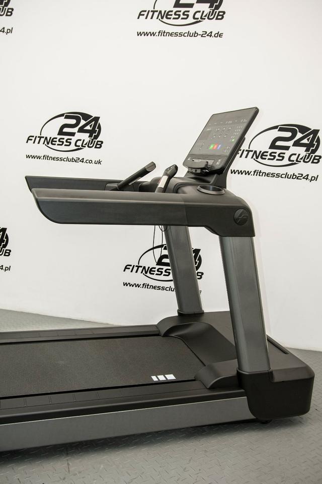 Life Fitness Integrity Laufband mit SL-Konsole / Aufgearbeitet in Dresden