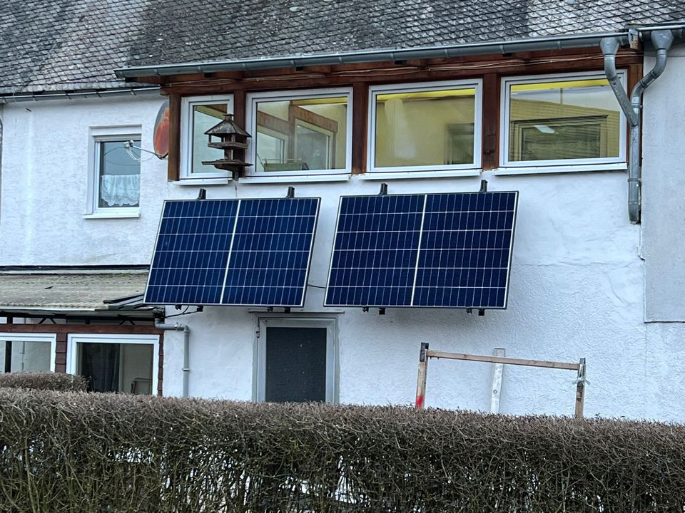 Mikro-Wechselrichter SUN-M80-G3-EU-Q0 mit Relais und Kabel in Bad Sobernheim