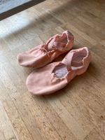 Ballettschuhe Schläppchen Ballett Ledersohle rosa Gr.32 wNEU Baden-Württemberg - Ettlingen Vorschau