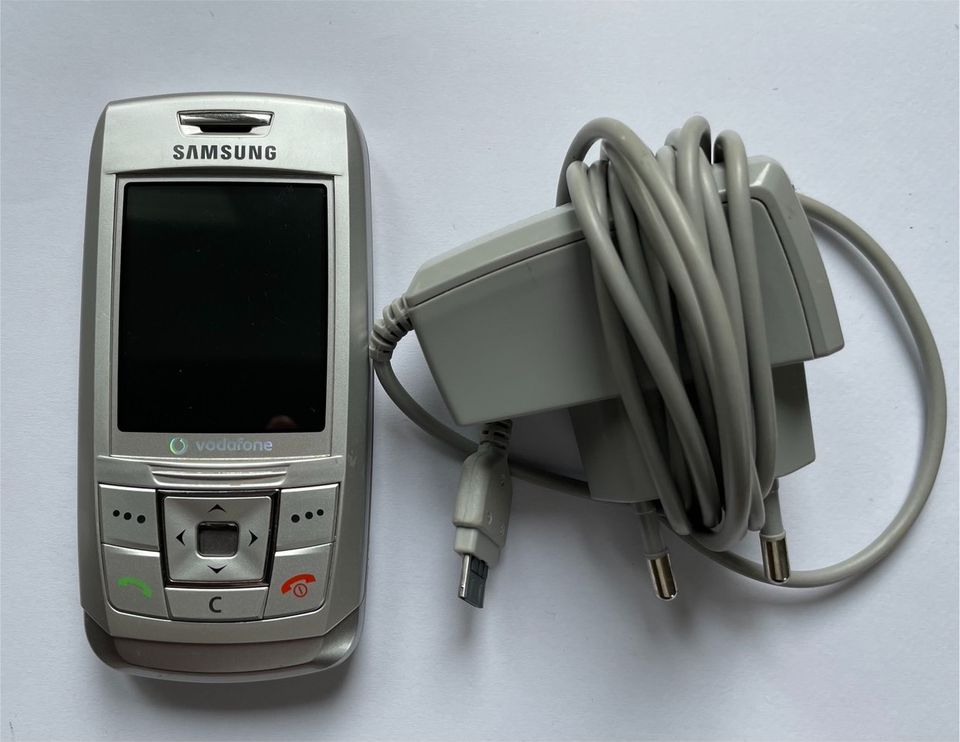 Samsung SGH-E250V Handy in Köln