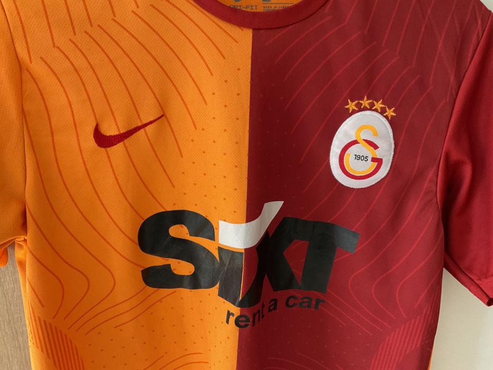 Galatasaray GS Fußball Trikot Shirt Größe S mit Sixt Werbung in Kiel