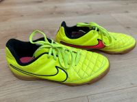 Nike Hallenschuhe Tiempo neongelb Gr. 37,5 Nordrhein-Westfalen - Zülpich Vorschau