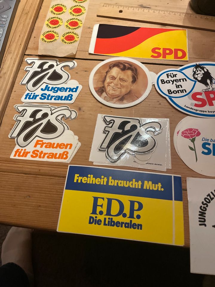 Aufkleber Sticker Retro SPD CDU FDP in Niedernberg