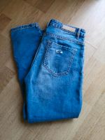 Mom Jeans stradivarius 34 xs s destroyed used look highwaist Sachsen - Lichtentanne Vorschau