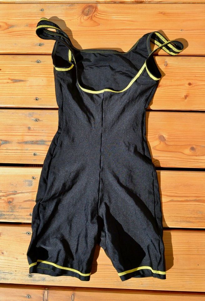 BODYSUIT, SWIMSUIT, SURFSUIT Kinder / Damen in Waldeck