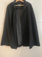 Schicke Jacke mit Schlitzärmeln Hessen - Offenbach Vorschau