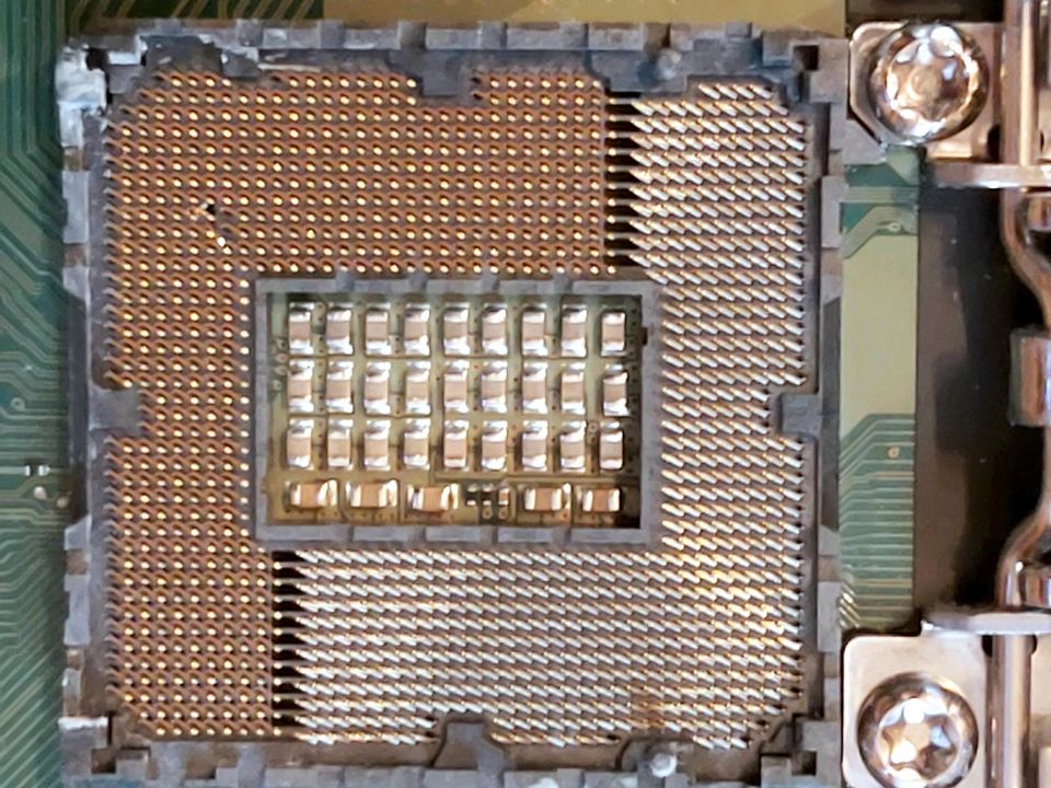 MOTHERBOARD Fujitsu mit Blende (Sockel:: FCLGA1155) in Karlsruhe