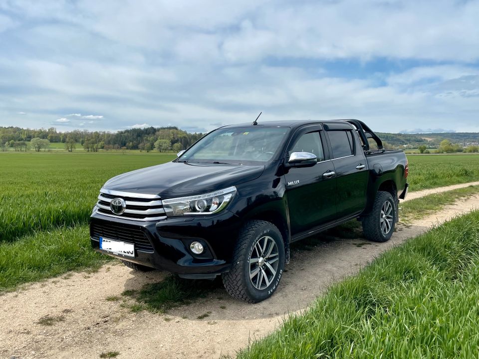 Toyota Hilux in Orsingen-Nenzingen