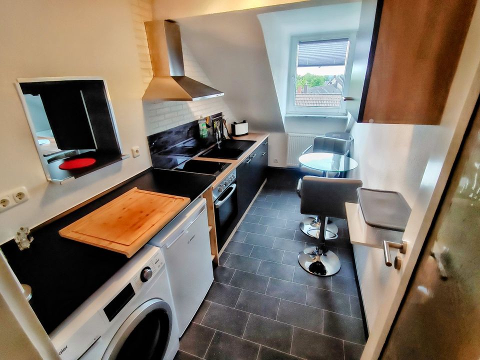 Penthouse-Appartment mit 5 Zimmern, 2 Bädern, Küche & Durchreiche in Essen