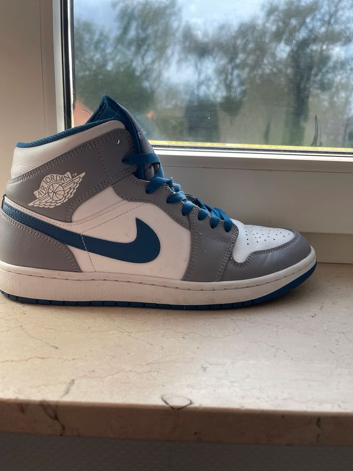 Jordan 1 blau grau Größe 44 einmal getragen in Herten