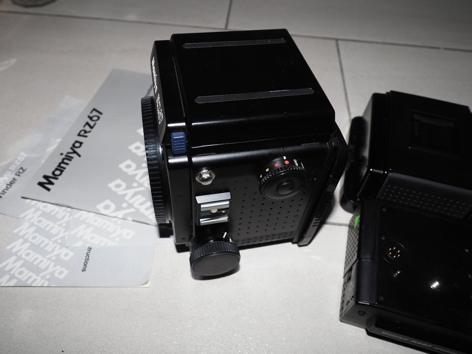 Mamiya RZ67 Professional  Lupensucher, Magazin,Winder II   Top in Wiesbaden