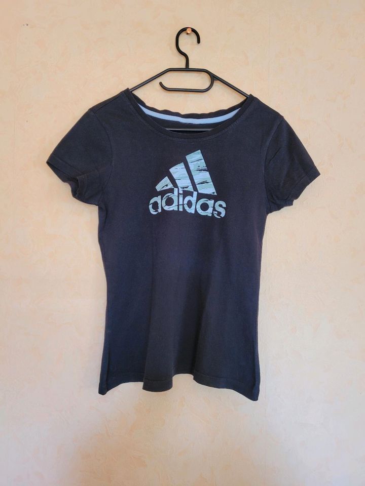 Leichte Sommer-T-Shirts von adidas/Suzanna/Darling Harbour in Großrudestedt