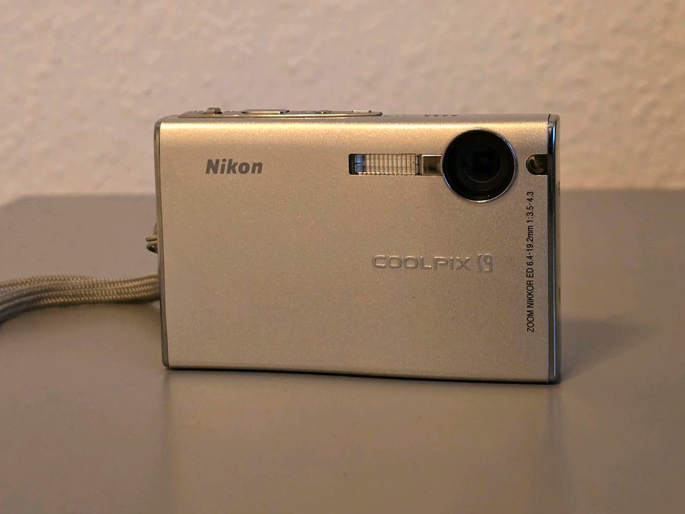 Nikon Coolpix S9 Digitalkamera in Köln