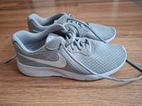 Nike Schuhe Größe 38 grau Bayern - Schnaittach Vorschau